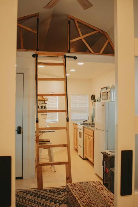 Agave Tiny House At Cactus Flower-Hot Tub-Pet Friendly-No Pet Fees! Albuquerque Exterior foto