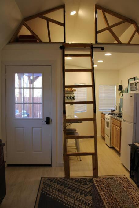 Agave Tiny House At Cactus Flower-Hot Tub-Pet Friendly-No Pet Fees! Albuquerque Exterior foto