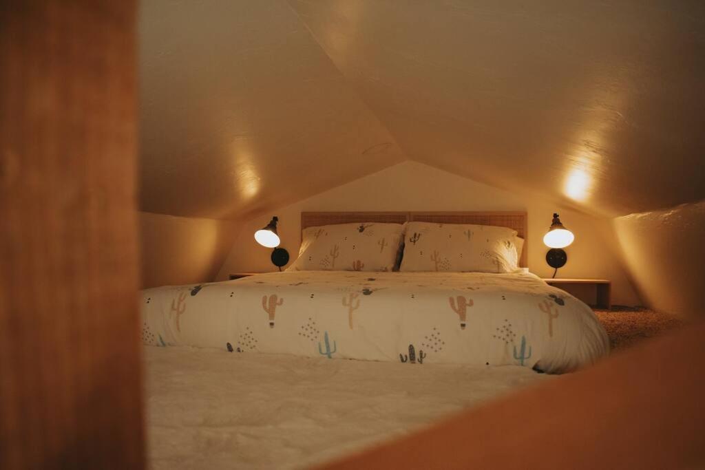Agave Tiny House At Cactus Flower-Hot Tub-Pet Friendly-No Pet Fees! Albuquerque Exterior foto